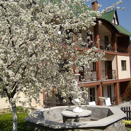 Mokus Panzio Bed & Breakfast Bicfalau ภายนอก รูปภาพ