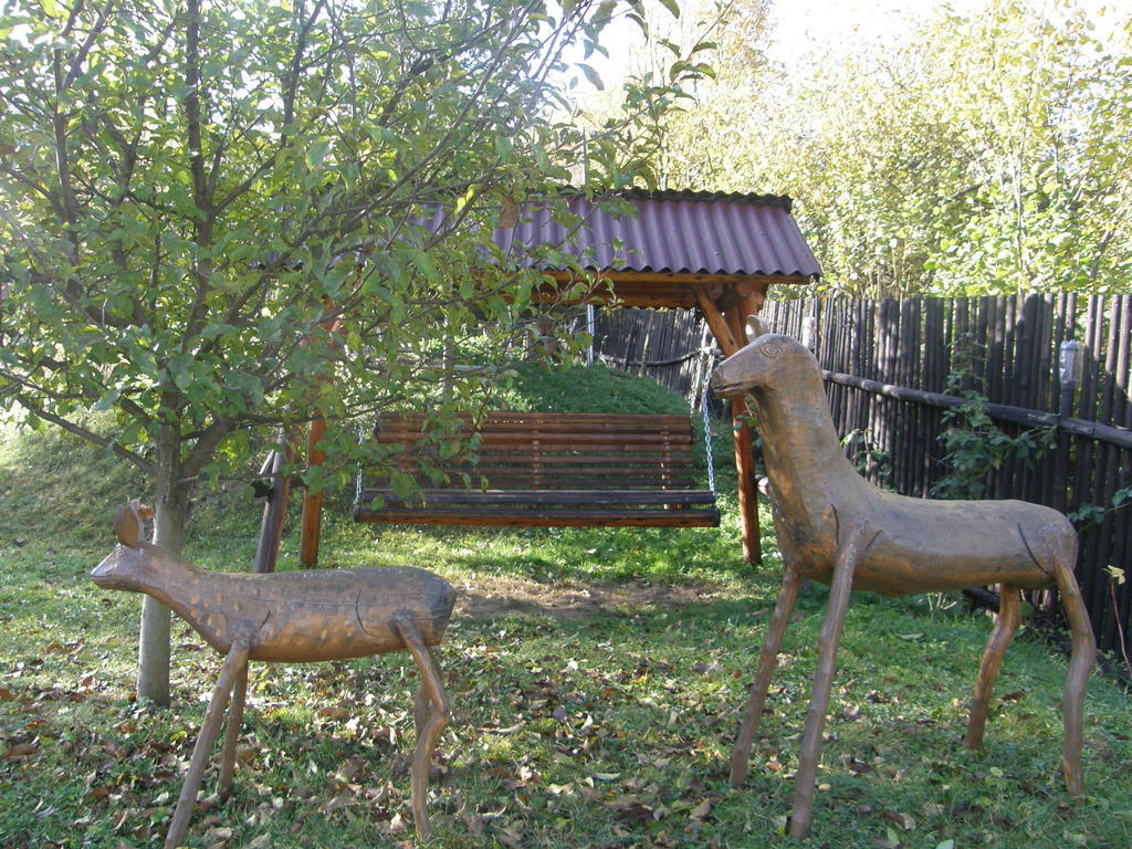 Mokus Panzio Bed & Breakfast Bicfalau ภายนอก รูปภาพ
