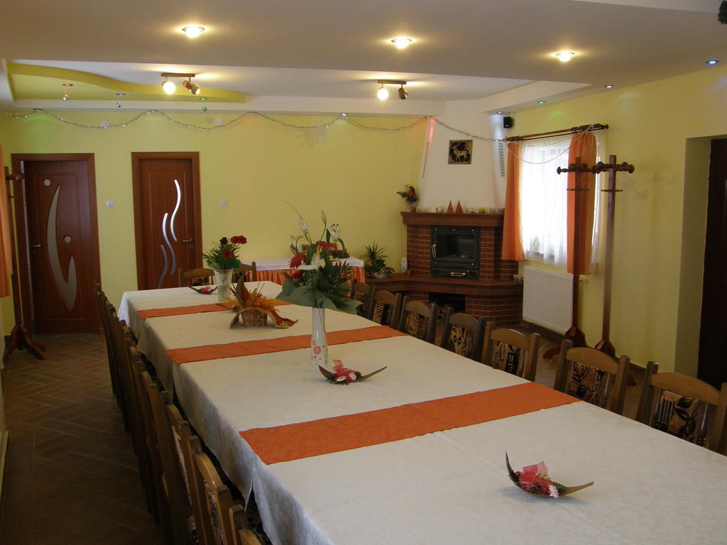 Mokus Panzio Bed & Breakfast Bicfalau ภายนอก รูปภาพ